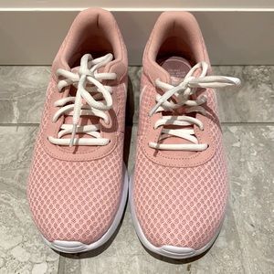 Womens Nike Tanjun Size 7.5